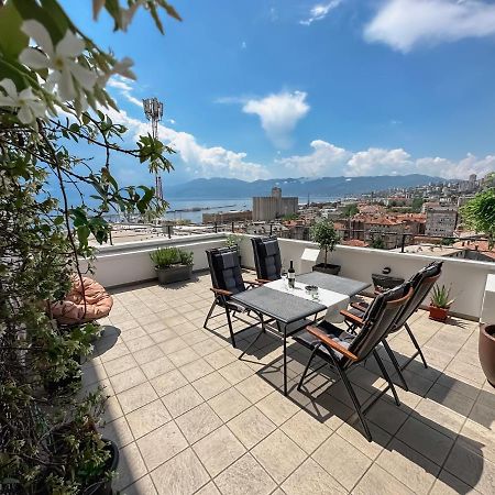 شقة 105M2 Penthouse Sea View Rijeka With Free Garage Parking المظهر الخارجي الصورة