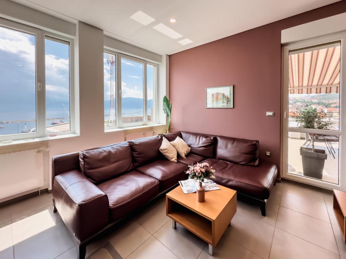 شقة 105M2 Penthouse Sea View Rijeka With Free Garage Parking المظهر الخارجي الصورة