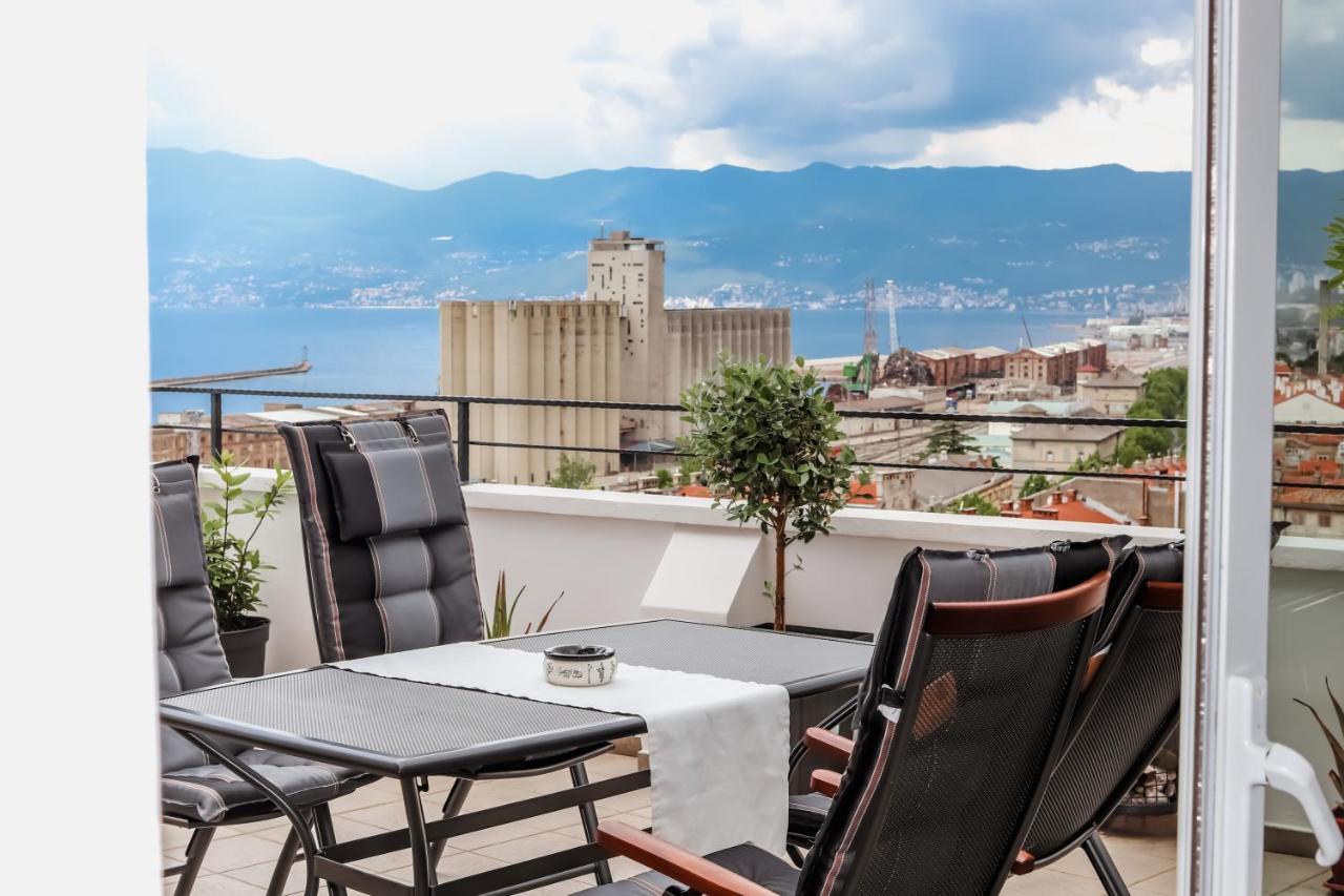 شقة 105M2 Penthouse Sea View Rijeka With Free Garage Parking المظهر الخارجي الصورة